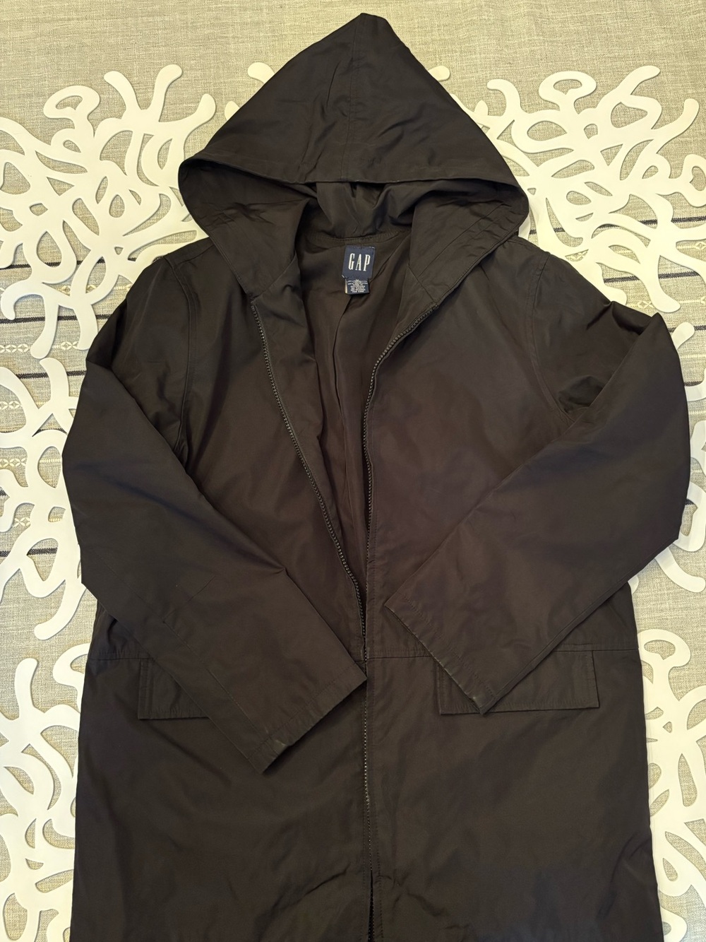 GAP Women's Hooded Raincoat in Black